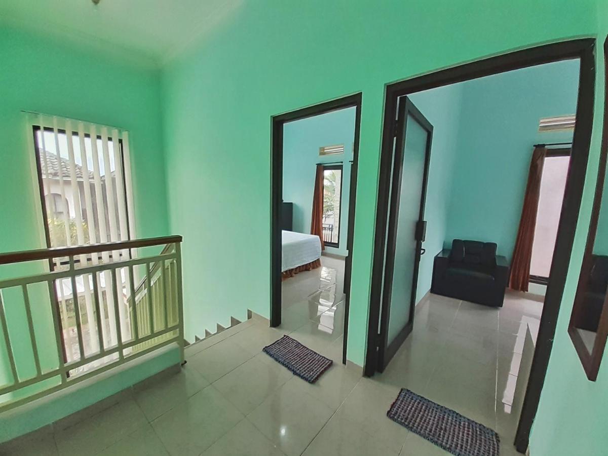 Villa 3 Bedroom Edelweis No. 7 Near Museum Angkut Batu  Bagian luar foto