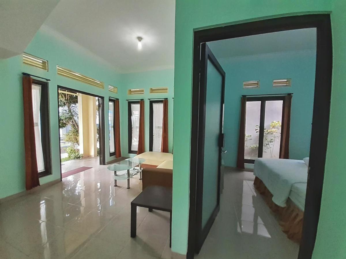 Villa 3 Bedroom Edelweis No. 7 Near Museum Angkut Batu  Bagian luar foto